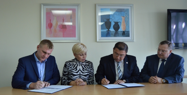 Ирина Клюева приняла участие в подписании соглашения между Фондом детского дзюдо Крыма и ДОСААФ России в Республике Крым - «Правам ребёнка»