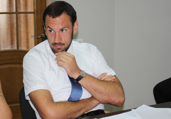 Председатель Госкомрегистра предложил всем желающим до 1 декабря направить резюме для участия в конкурсе на руководящие должности в комитете - «Госкомрегистр»