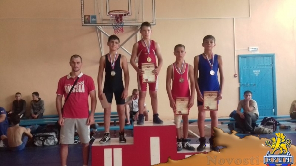 Борцы из Красногвардейского района заняли половину призовых мест на юношеском первенстве Крыма по греко-римской борьбе (ФОТО) - «Спорт Крыма»