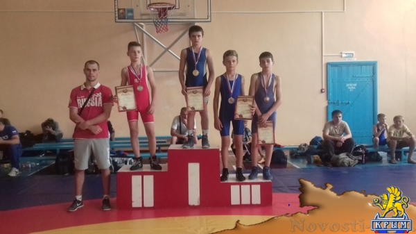 Борцы из Красногвардейского района заняли половину призовых мест на юношеском первенстве Крыма по греко-римской борьбе (ФОТО) - «Спорт Крыма»