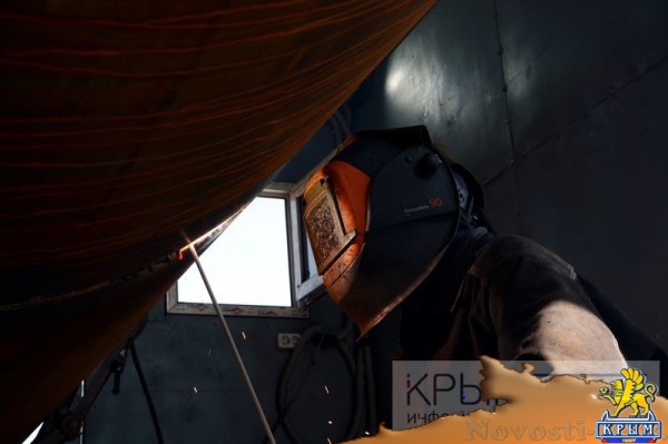 Крымский мост шагнул в море - «Возвращение в Россию» Крымский мост шагнул в море - «Возвращение в Россию»