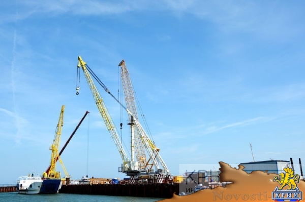 Крымский мост шагнул в море - «Возвращение в Россию» Крымский мост шагнул в море - «Возвращение в Россию»