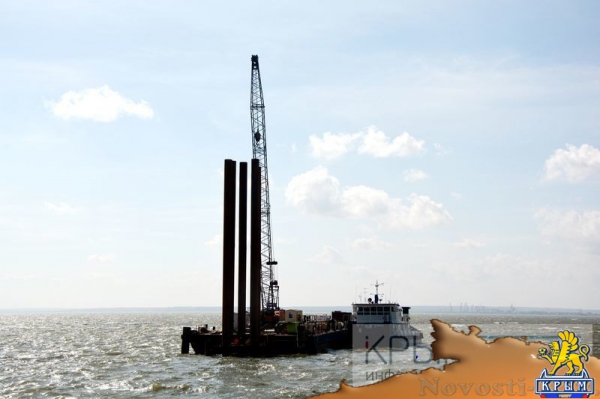 Крымский мост шагнул в море - «Возвращение в Россию» Крымский мост шагнул в море - «Возвращение в Россию»