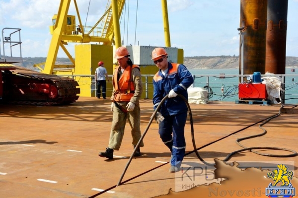 Крымский мост шагнул в море - «Возвращение в Россию» Крымский мост шагнул в море - «Возвращение в Россию»