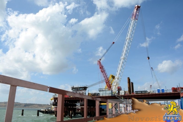 Крымский мост шагнул в море - «Возвращение в Россию» Крымский мост шагнул в море - «Возвращение в Россию»