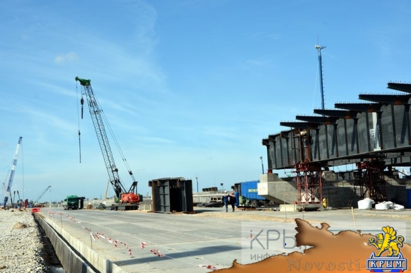 Крымский мост шагнул в море - «Возвращение в Россию» Крымский мост шагнул в море - «Возвращение в Россию»