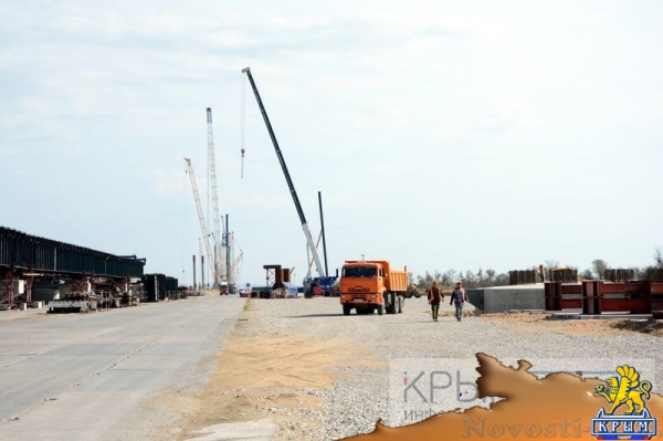 Крымский мост шагнул в море - «Возвращение в Россию» Крымский мост шагнул в море - «Возвращение в Россию»