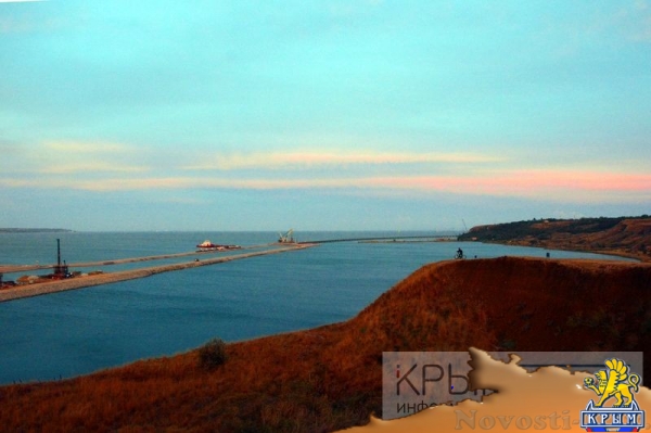 Крымский мост шагнул в море - «Возвращение в Россию» Крымский мост шагнул в море - «Возвращение в Россию»