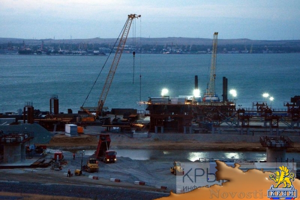 Крымский мост шагнул в море - «Возвращение в Россию» Крымский мост шагнул в море - «Возвращение в Россию»