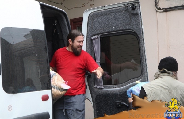 Туда, где война. Очередная партия гуманитарной помощи отправилась из Керчи в ДНР - «Керчь»