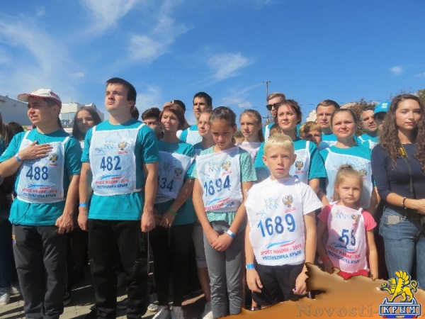 В честь Всероссийского дня бега в столице Республики Крым прошли два легкоатлетических пробега «Кросса нации» (ФОТО) - «Общество Крыма»