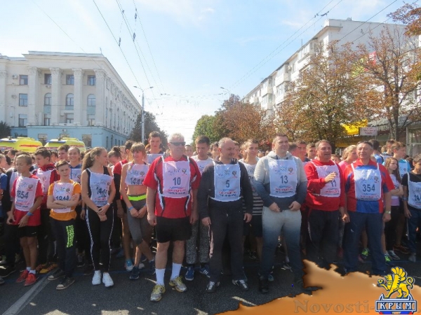 В честь Всероссийского дня бега в столице Республики Крым прошли два легкоатлетических пробега «Кросса нации» (ФОТО) - «Общество Крыма»