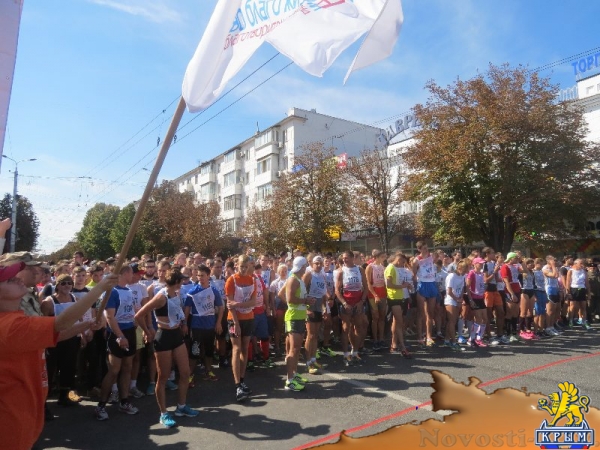 В честь Всероссийского дня бега в столице Республики Крым прошли два легкоатлетических пробега «Кросса нации» (ФОТО) - «Общество Крыма»