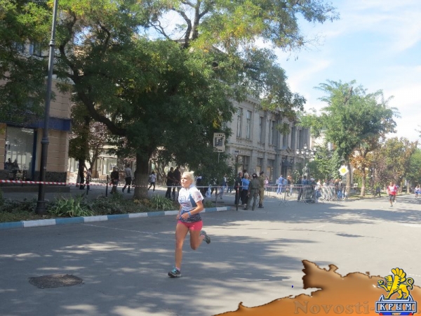 В честь Всероссийского дня бега в столице Республики Крым прошли два легкоатлетических пробега «Кросса нации» (ФОТО) - «Общество Крыма»