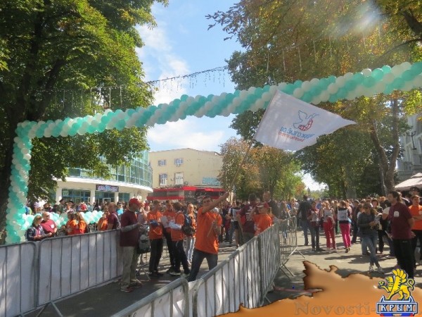 В честь Всероссийского дня бега в столице Республики Крым прошли два легкоатлетических пробега «Кросса нации» (ФОТО) - «Общество Крыма»