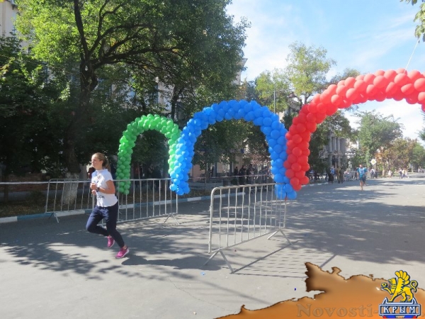 В честь Всероссийского дня бега в столице Республики Крым прошли два легкоатлетических пробега «Кросса нации» (ФОТО) - «Общество Крыма»