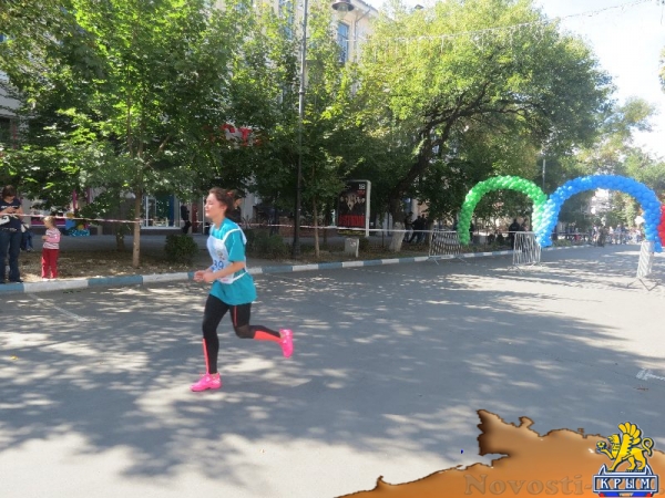 В честь Всероссийского дня бега в столице Республики Крым прошли два легкоатлетических пробега «Кросса нации» (ФОТО) - «Общество Крыма»