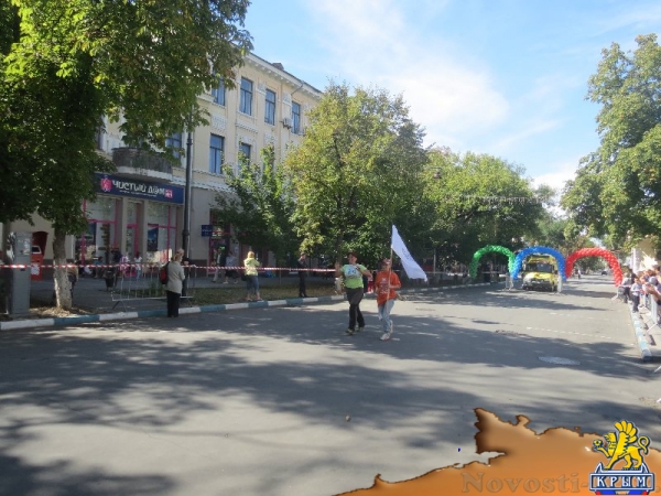 В честь Всероссийского дня бега в столице Республики Крым прошли два легкоатлетических пробега «Кросса нации» (ФОТО) - «Общество Крыма»