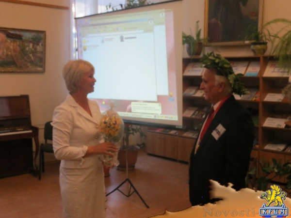 В центральной библиотеке Симферополя прошел юбилейный творческий вечер известного крымского юмориста и поэта Аркадия Вакуленко (ФОТО) - «Общество Крыма»