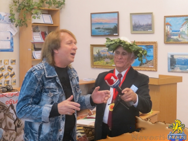 В центральной библиотеке Симферополя прошел юбилейный творческий вечер известного крымского юмориста и поэта Аркадия Вакуленко (ФОТО) - «Общество Крыма»