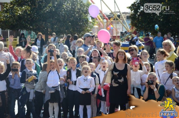 Ялта впервые присоединилась к акции "Журавлик мира или день без выстрела" (ФОТО) - «Симферополь»