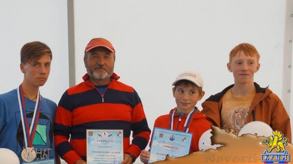 Крымчане получили серебро на первенстве России по парусному спорту среди юниоров (ФОТО) - «Политика Крыма»