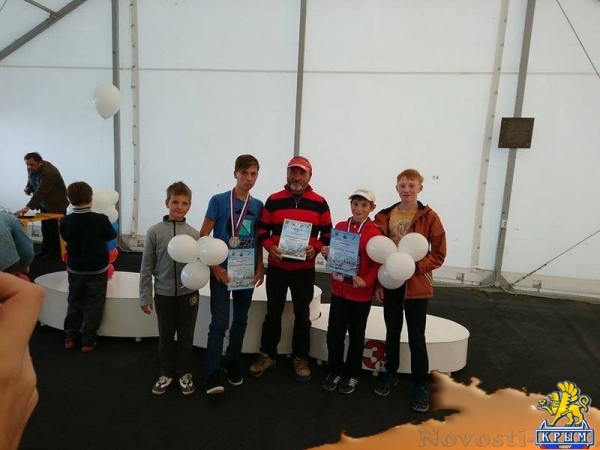 Крымчане получили серебро на первенстве России по парусному спорту среди юниоров (ФОТО) - «Политика Крыма»