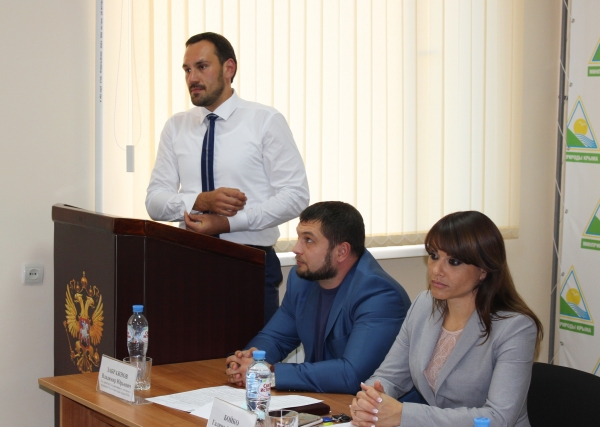 Просим сообщать о коррупционных фактах в учетно-регистрационной сфере по телефону «горячей линии» Госкомрегистра — Александр Спиридонов - «Госкомрегистр»