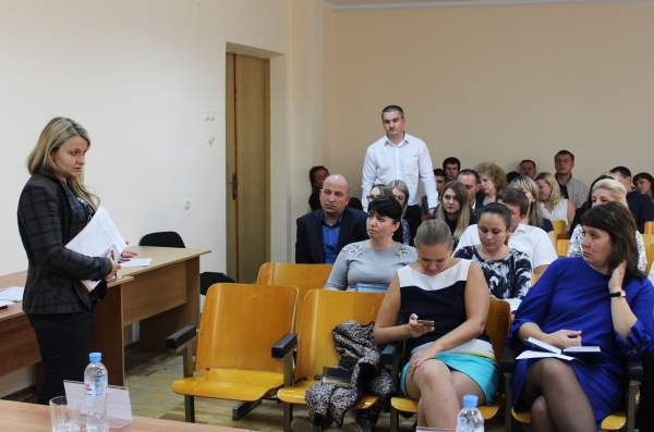 Просим сообщать о коррупционных фактах в учетно-регистрационной сфере по телефону «горячей линии» Госкомрегистра — Александр Спиридонов - «Госкомрегистр»