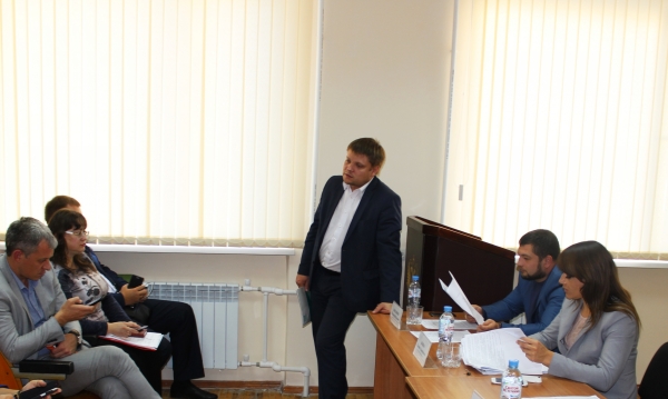 Просим сообщать о коррупционных фактах в учетно-регистрационной сфере по телефону «горячей линии» Госкомрегистра — Александр Спиридонов - «Госкомрегистр»