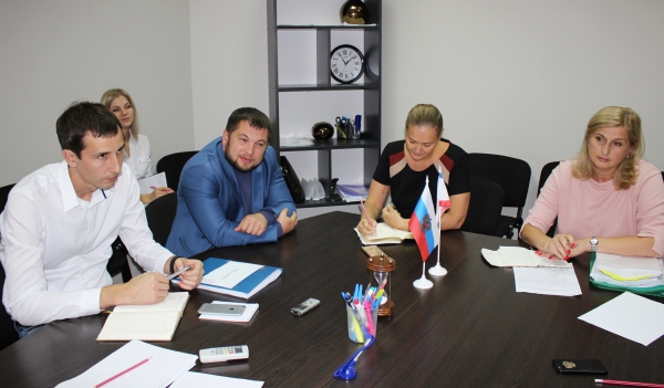 В Республике Крым в электронный вид переведены сведения о первых 52 000 объектов капитального строительства - Александр Спиридонов - «Госкомрегистр»