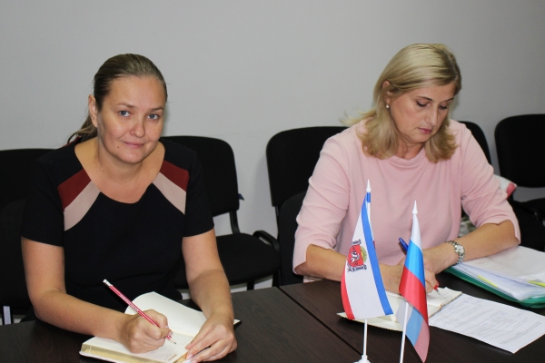 В Республике Крым в электронный вид переведены сведения о первых 52 000 объектов капитального строительства - Александр Спиридонов - «Госкомрегистр»