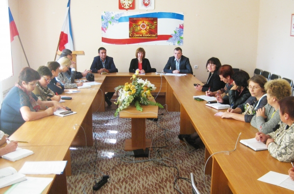 Специалисты Госкомрегистра совместно с сотрудниками прокуратуры напомнили сельсоветам об ответственности за несвоевременные ответы на запросы госрегистраторов - «Госкомрегистр»