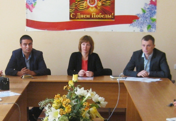 Специалисты Госкомрегистра совместно с сотрудниками прокуратуры напомнили сельсоветам об ответственности за несвоевременные ответы на запросы госрегистраторов - «Госкомрегистр»