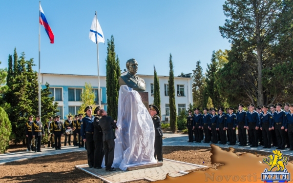 В Севастополе открыли памятник адмиралу Горшкову (ФОТОРЕПОРТАЖ) - «Общество Крыма» В Севастополе открыли памятник адмиралу Горшкову (ФОТОРЕПОРТАЖ) - «Общество Крыма»