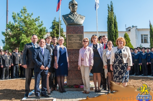 В Севастополе открыли памятник адмиралу Горшкову (ФОТОРЕПОРТАЖ) - «Общество Крыма» В Севастополе открыли памятник адмиралу Горшкову (ФОТОРЕПОРТАЖ) - «Общество Крыма»