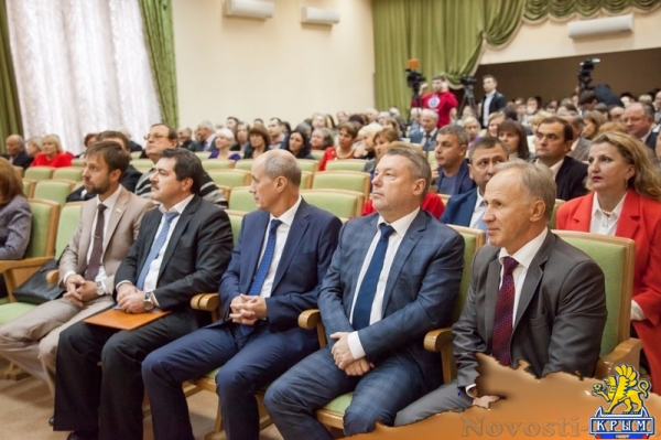 Торжественное собрание по случаю 98-й годовщины со дня основания вуза прошло в КФУ (ФОТО) - «Политика Крыма»