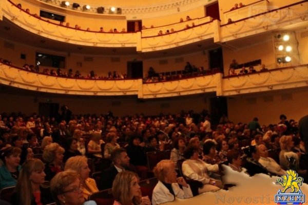 Педагогов Севастополя наградили в честь профессионального праздника  - «Культура»