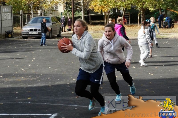 Новая площадка для уличного баскетбола открыта на окраине Симферополя (ФОТО) - «70 лет Победы»