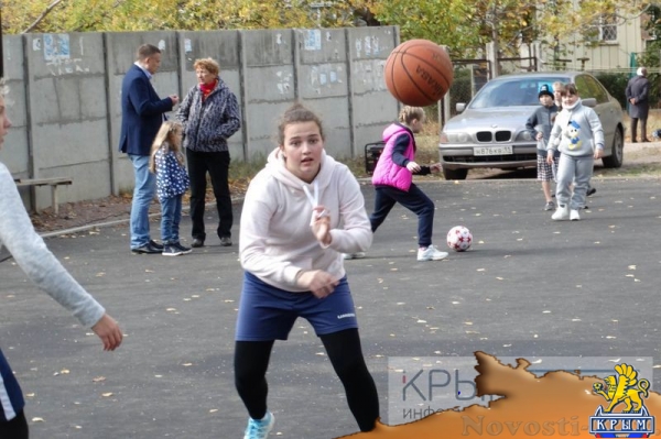 Новая площадка для уличного баскетбола открыта на окраине Симферополя (ФОТО) - «70 лет Победы»