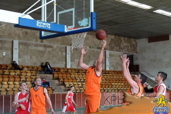 Команды из пяти городов одержали победы в стартовом туре мужского чемпионата Крыма по баскетболу (ФОТО) - «70 лет Победы»