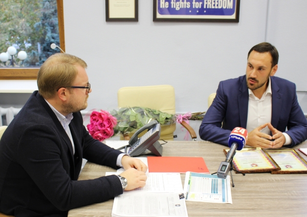 ГБУ РК «МФЦ» приближается к всероссийским стандартам обслуживания в учётно-регистрационной сфере — Александр Спиридонов - «Госкомрегистр»