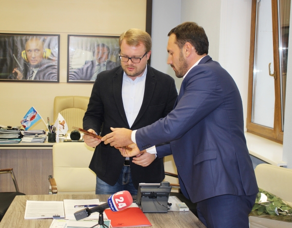 ГБУ РК «МФЦ» приближается к всероссийским стандартам обслуживания в учётно-регистрационной сфере — Александр Спиридонов - «Госкомрегистр»