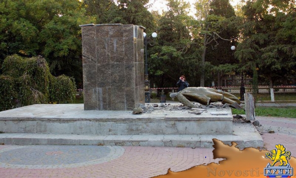 В Судаке неизвестные снесли памятник Ленину (ФОТО) - «Симферополь»