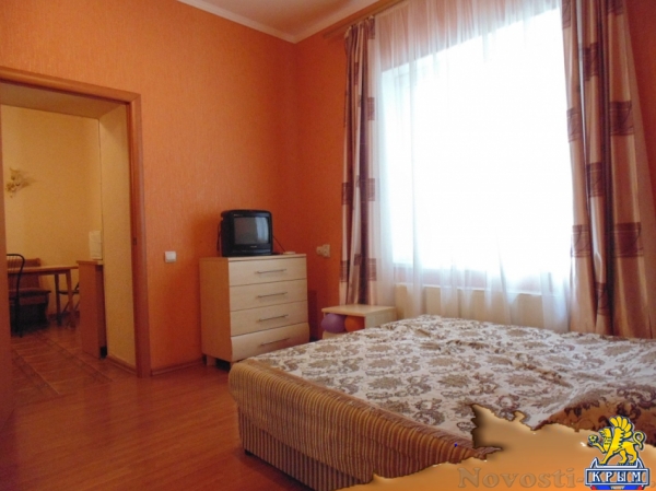 Отдых в Евпатории. 200 метров от моря 2-комнатный коттедж посуточно, для недорогого, но комфортного отдыха, Евпатория. Отдых в Крыму 2016 - жильё в Крыму без посредников - «Отдых в Евпатории»