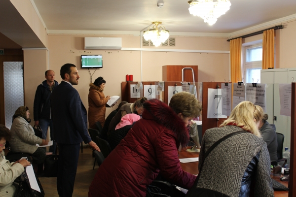 Необходимо продолжить улучшать материально-техническую базу Симферопольского городского управления Госкомрегистра — Александр Спиридонов - «Госкомрегистр»