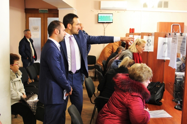 Необходимо продолжить улучшать материально-техническую базу Симферопольского городского управления Госкомрегистра — Александр Спиридонов - «Госкомрегистр»