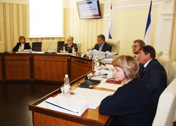 Росреестр попросил руководство Республики Крым поддержать продление делегированных Госкомрегистру федеральных полномочий до 2019 года - «Госкомрегистр»