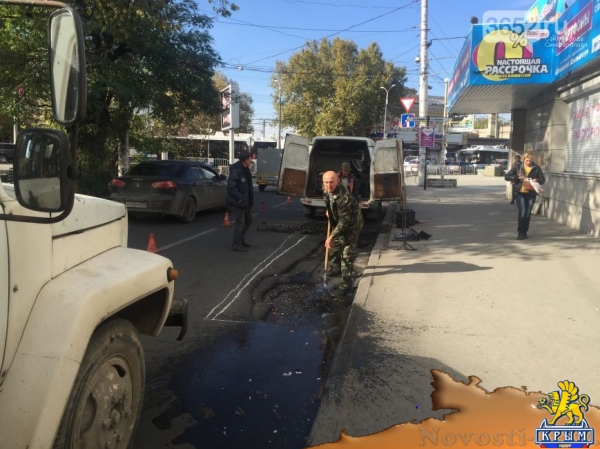 В Симферополе начали делать дорогу возле супермаркета "Ассорти" (ФОТОФАКТ) - «Симферополь» В Симферополе начали делать дорогу возле супермаркета "Ассорти" (ФОТОФАКТ) - «Симферополь»