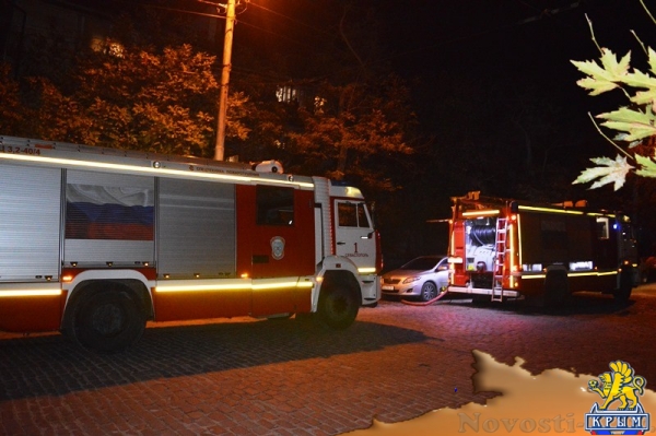 На пожаре в жилом доме Севастополя один человек погиб, один спасен, еще 10 эвакуированы (ФОТО)  - «Происшествия»